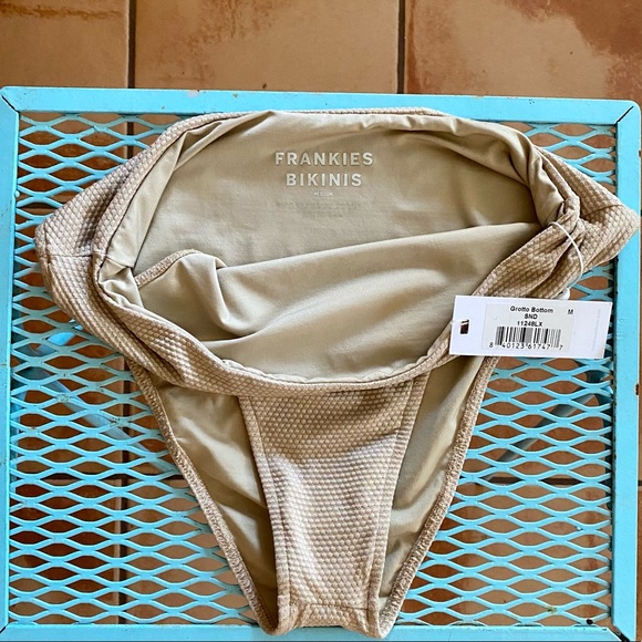 Frankies Bikini Grotto Bottom Sand - Picture 6 of 8